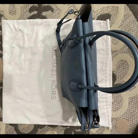 Blue Michael Kors purse - Picture 2 of 4